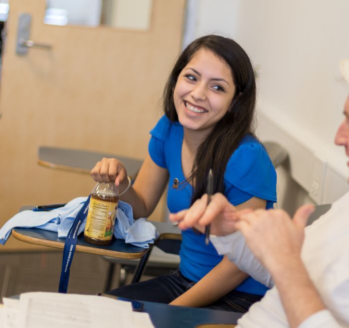 Yanira Rodriguez meeting in class