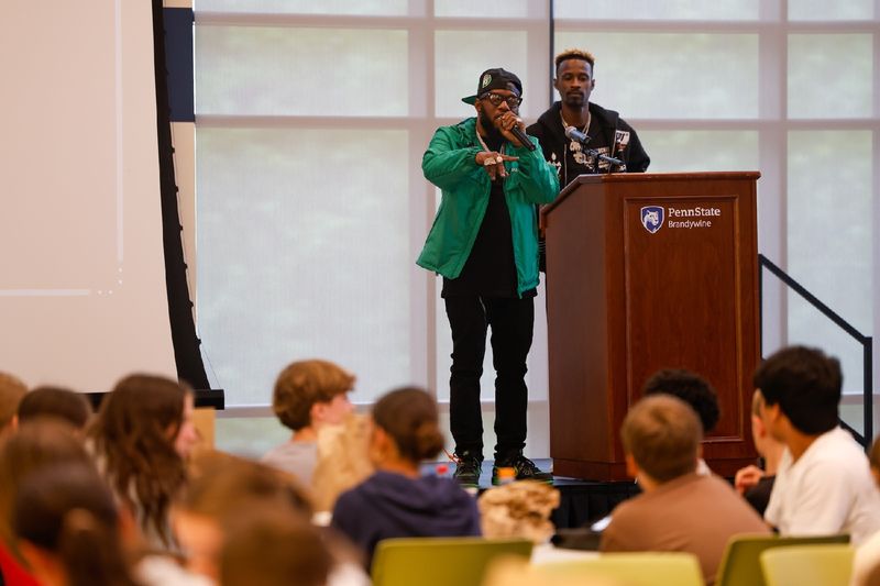 philadelphia freeway and dj crazy on stage