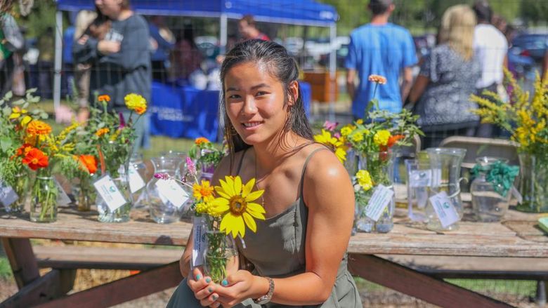 Rose holding flowers