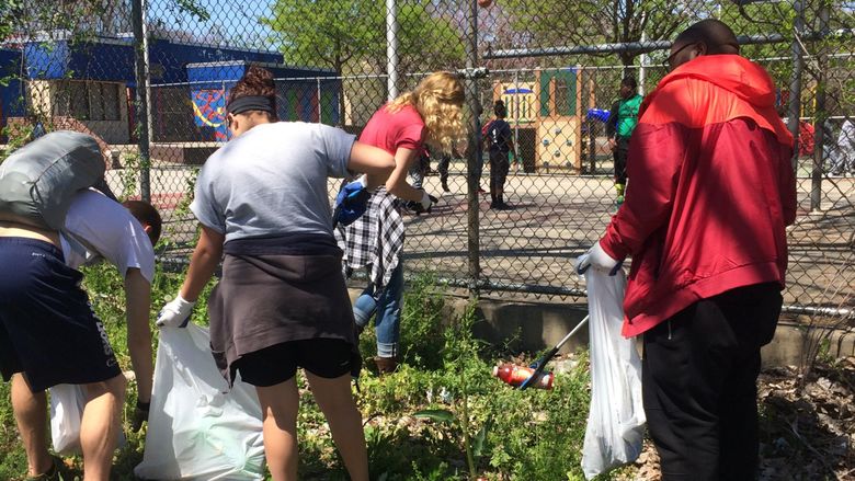 Students cleaning city 