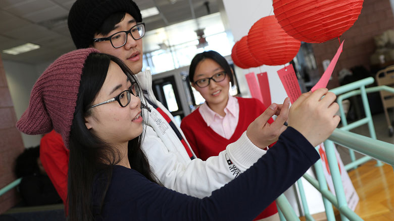 Student leaders prepared riddles for attendees to answer to win a lantern