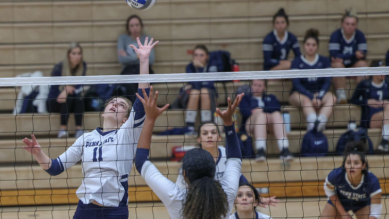 women playing volleyball