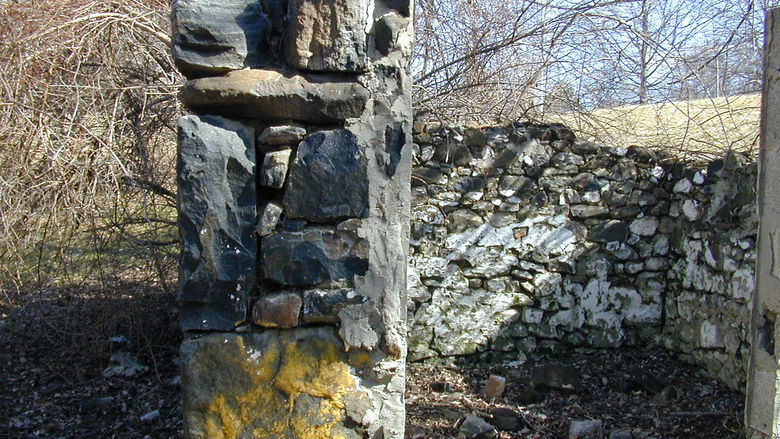 Pratt springhouse wall