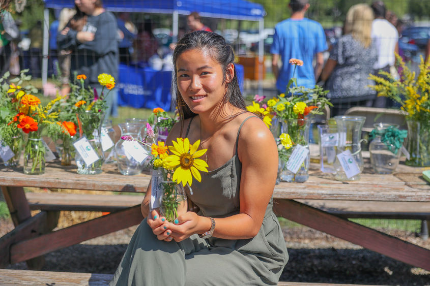 Rose holding flowers